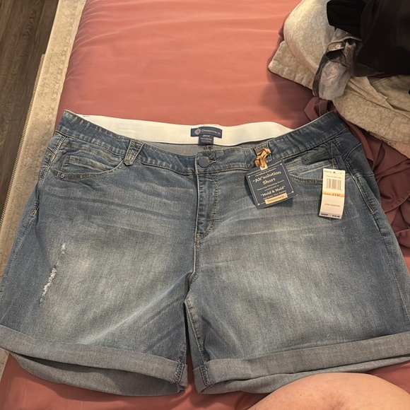 Women’s Plus Shorts  24W - Picture 8 of 9